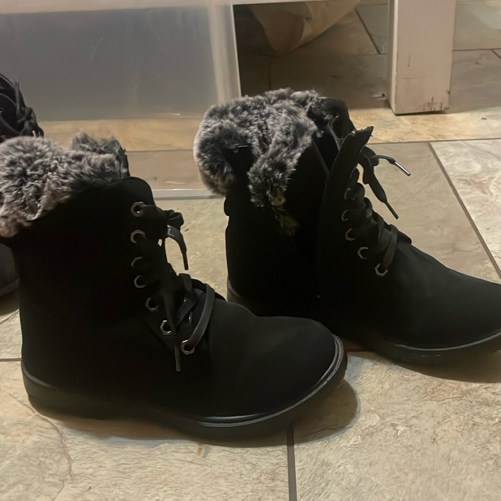 Boots. Warm fuzzy cute black and grey boots size 7.5
